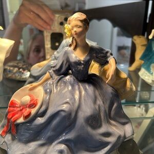 Royal Doulton Elyse doll mint condition